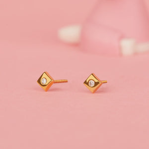 A SCHOOL GIRL'S DIAMOND (YELLOW GOLD) EARRINGS FOR BABY GIRL